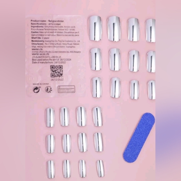 Silver Nails - Picture 6 of 9